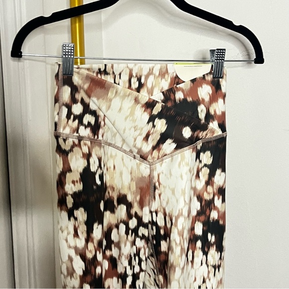 New Aerie Offline Real Me High-rise 7/8 Crossover Legging Multi-print Small - Picture 4 of 7